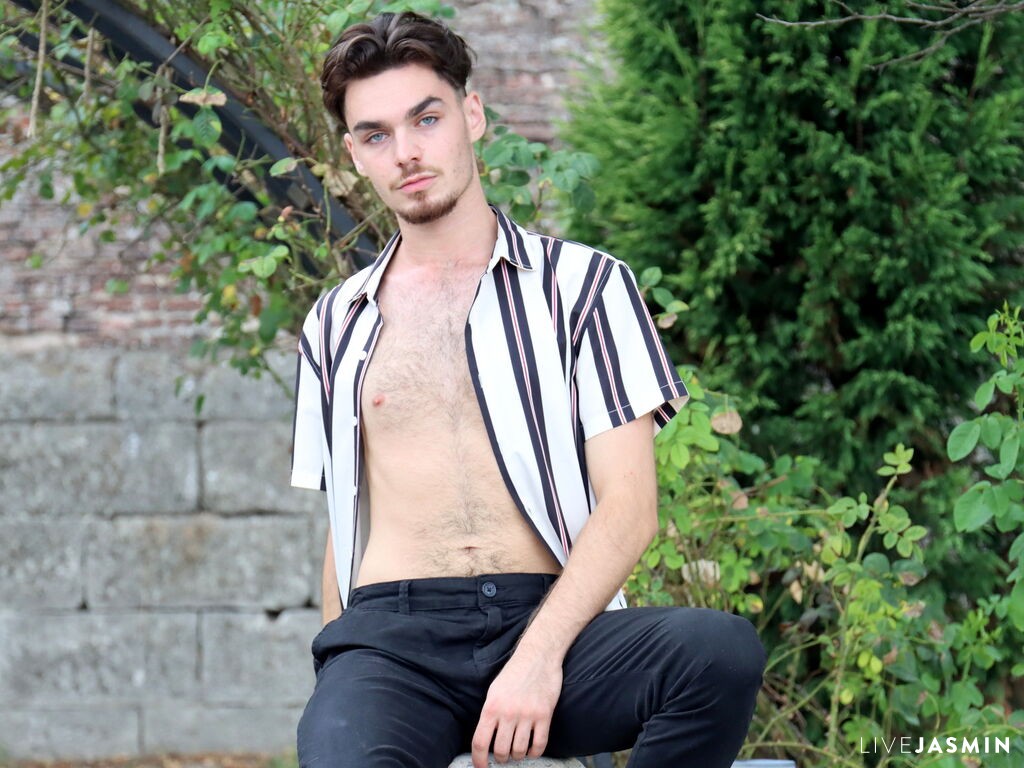 Live cam profile for DeanMorrow