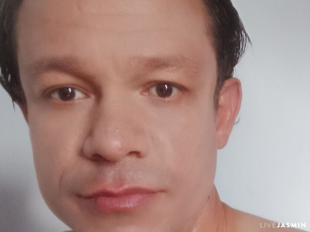 justjuan male cam profile