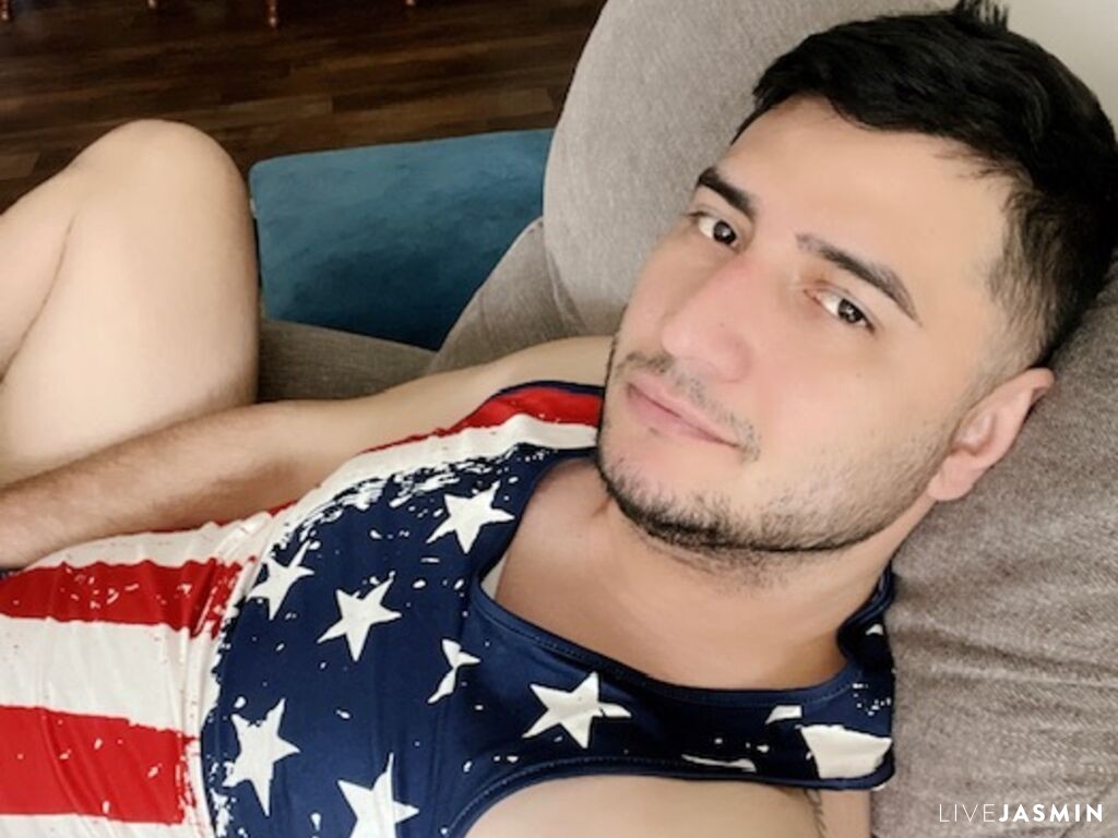 KevinRicho male cam profile
