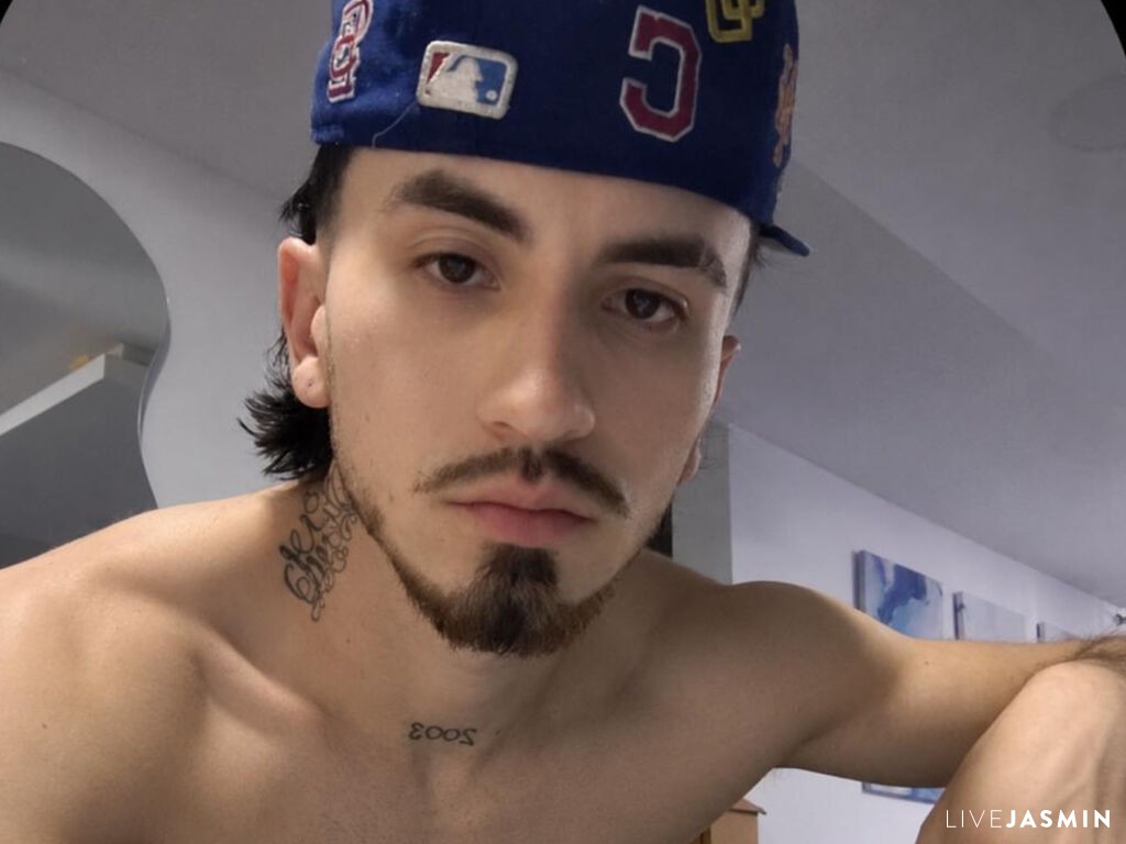 LucasKian male cam profile