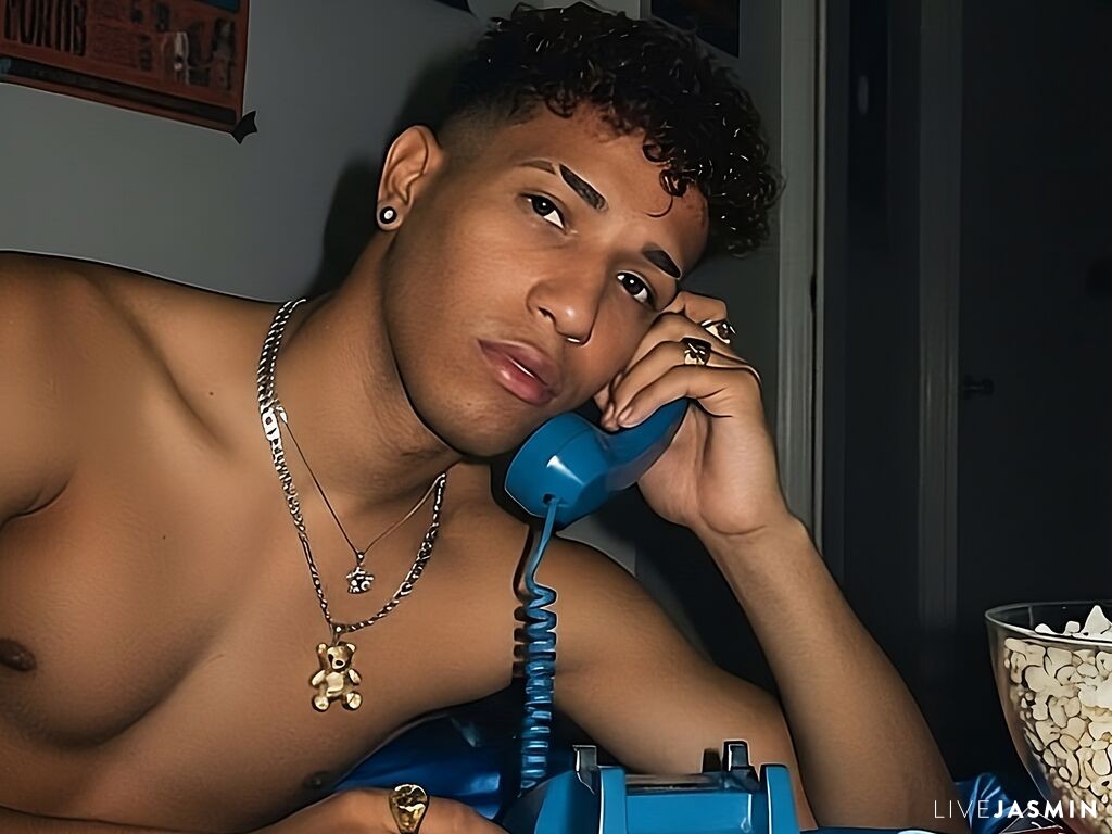 MaikelGarcia male cam profile